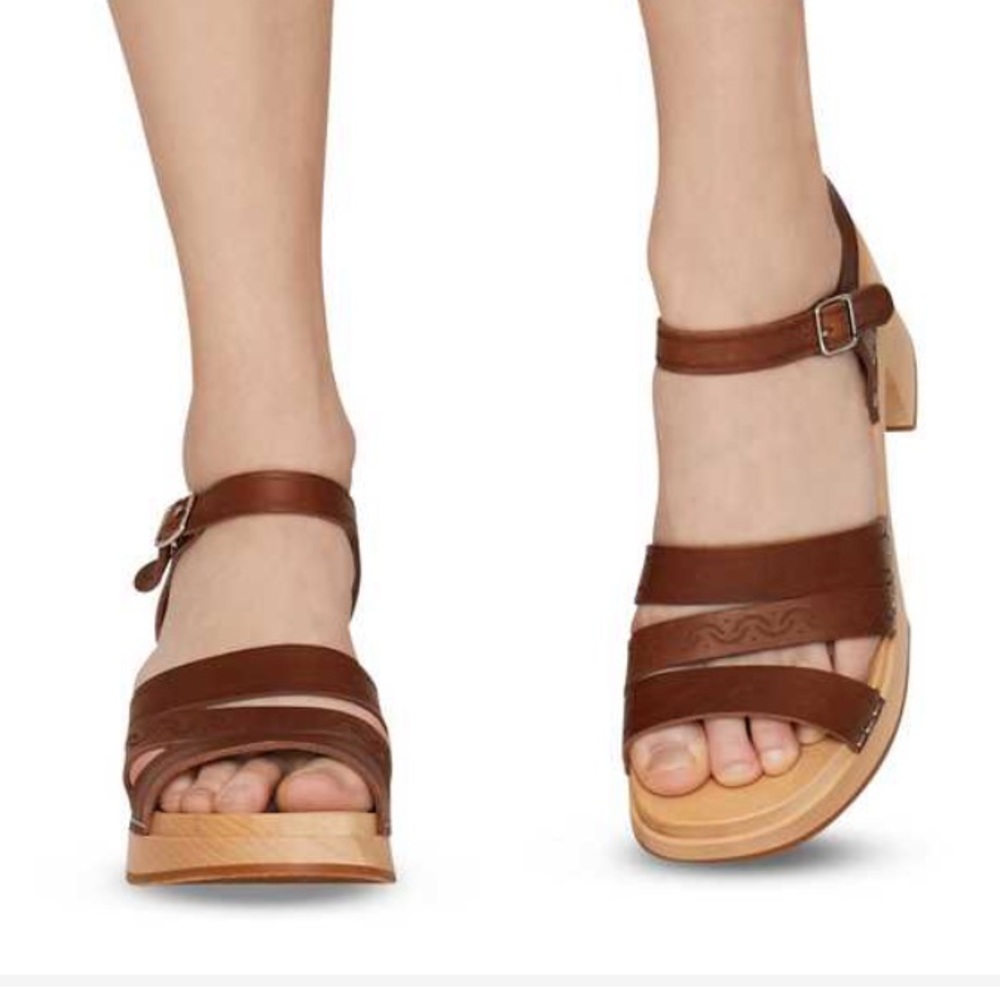 like new !! Swedish Hasbeens jesus sandal clog